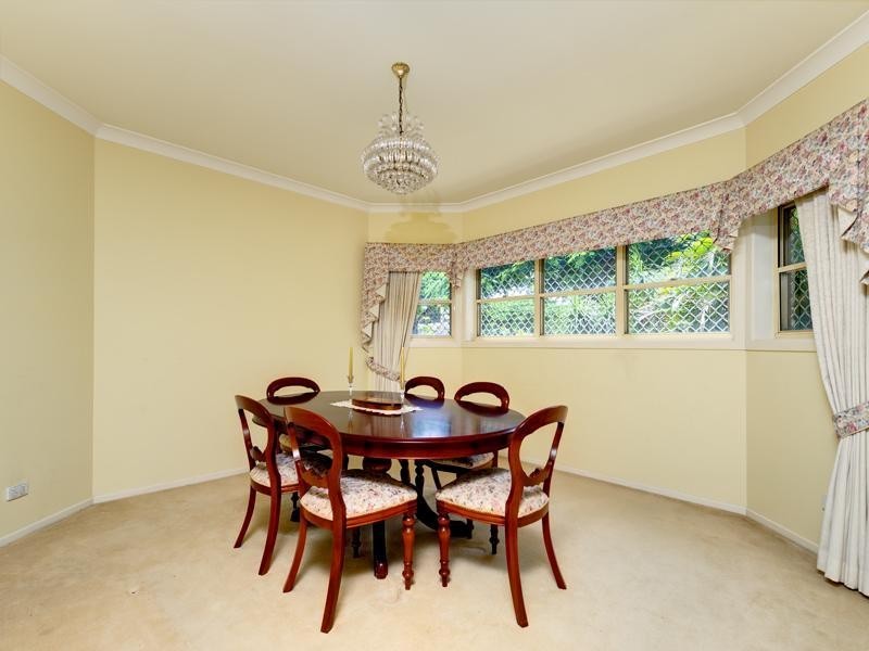 10 Mansfield Place, Mansfield QLD 4122