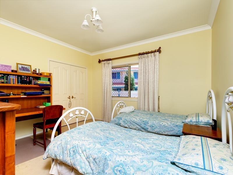 10 Mansfield Place, Mansfield QLD 4122