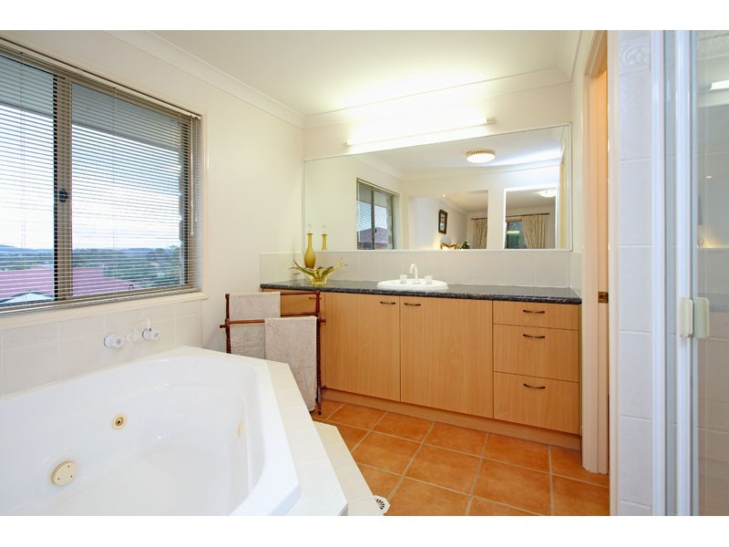 11 Fig Tree Close, Mackenzie QLD 4156
