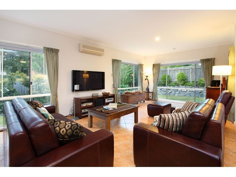 81 Oak Place, Mackenzie QLD 4156