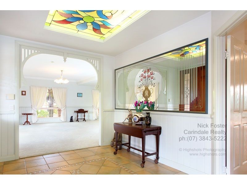 37 Amersham Crescent, Carindale QLD 4152