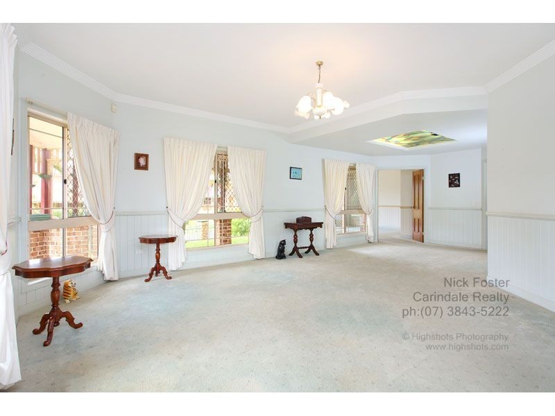 37 Amersham Crescent, Carindale QLD 4152