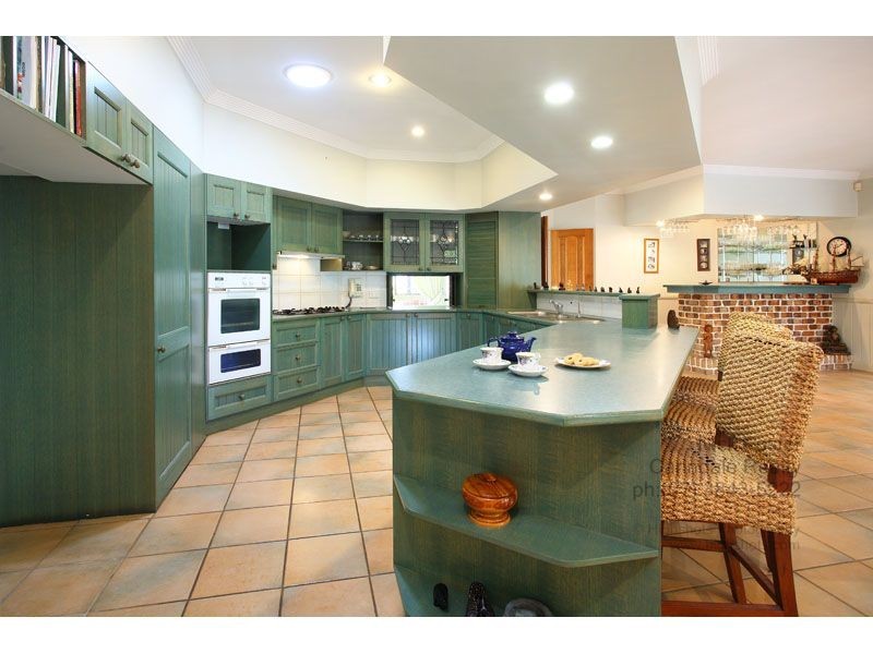 37 Amersham Crescent, Carindale QLD 4152