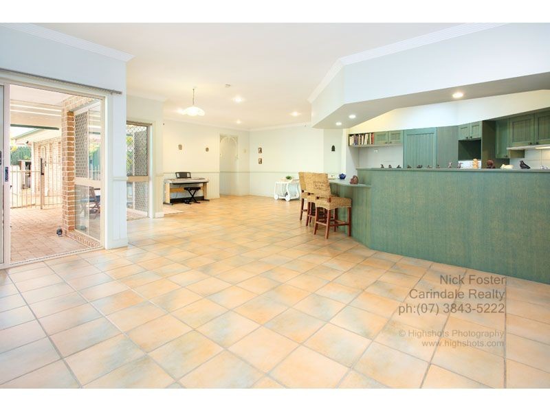 37 Amersham Crescent, Carindale QLD 4152