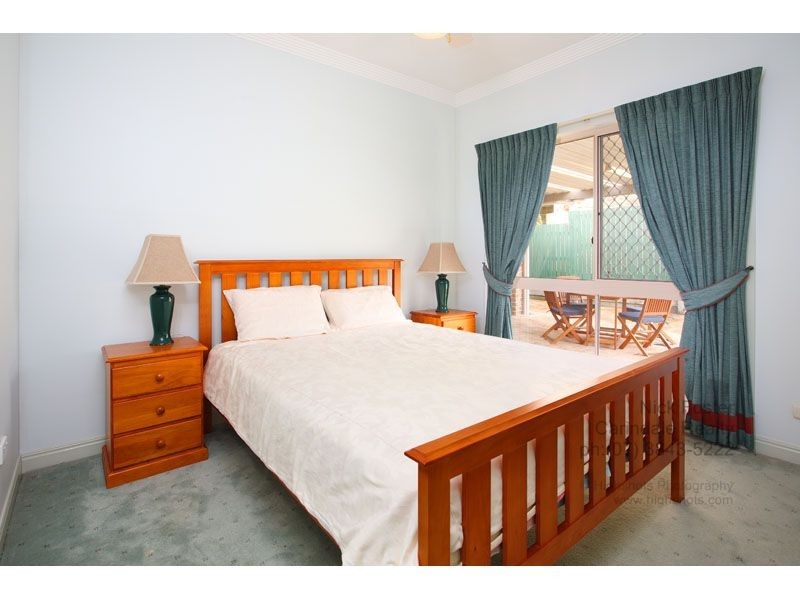 37 Amersham Crescent, Carindale QLD 4152