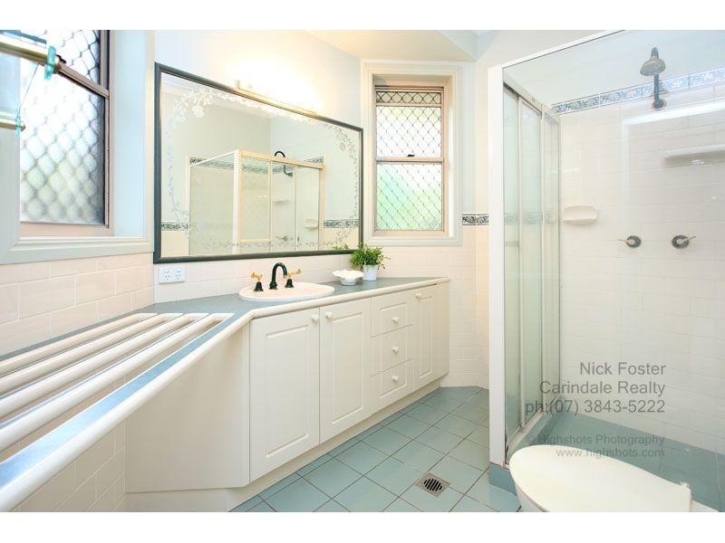 37 Amersham Crescent, Carindale QLD 4152