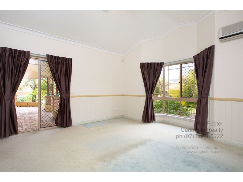 37 Amersham Crescent, Carindale QLD 4152