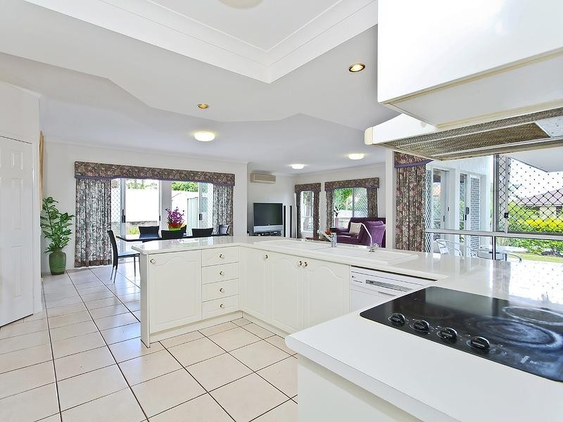 11  Carrington Place, Carindale QLD 4152