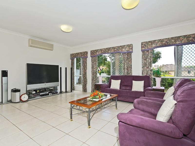 11  Carrington Place, Carindale QLD 4152