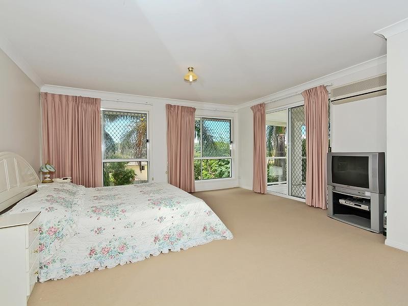 11  Carrington Place, Carindale QLD 4152