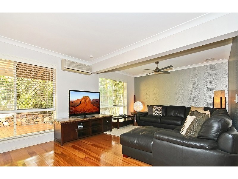 138 Kilmorey Street, Carindale QLD 4152