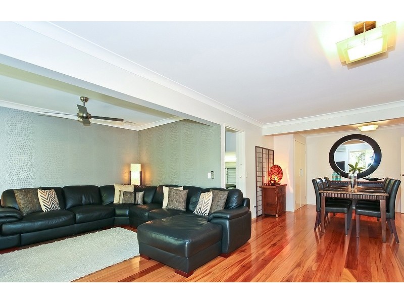 138 Kilmorey Street, Carindale QLD 4152