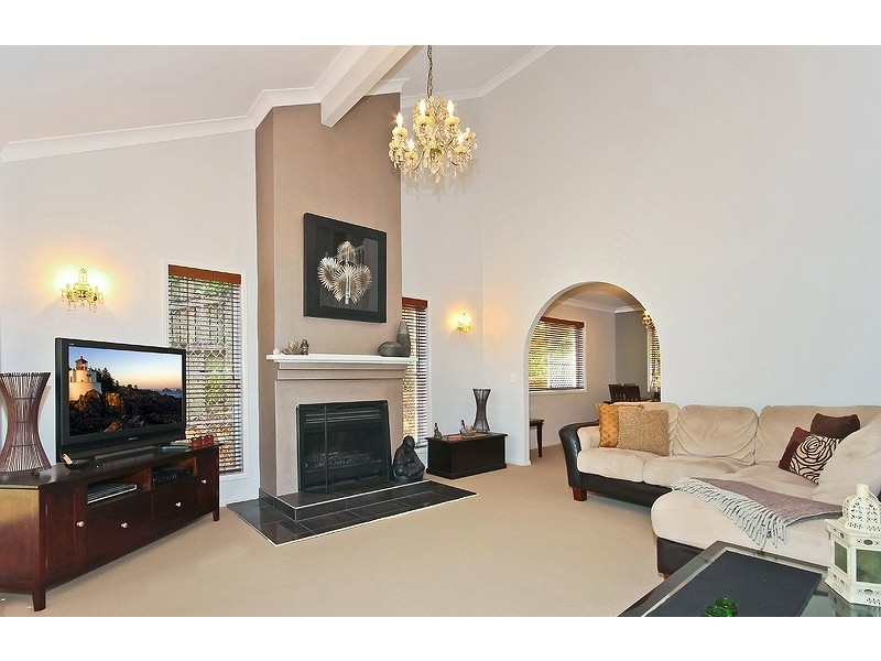 138 Kilmorey Street, Carindale QLD 4152