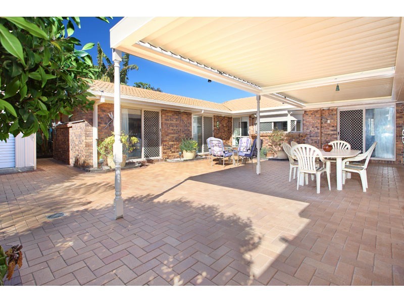 6 Wallen Place, Wynnum West QLD 4178
