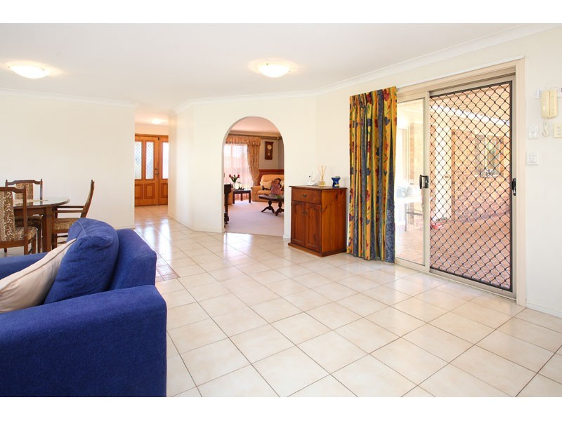 6 Wallen Place, Wynnum West QLD 4178