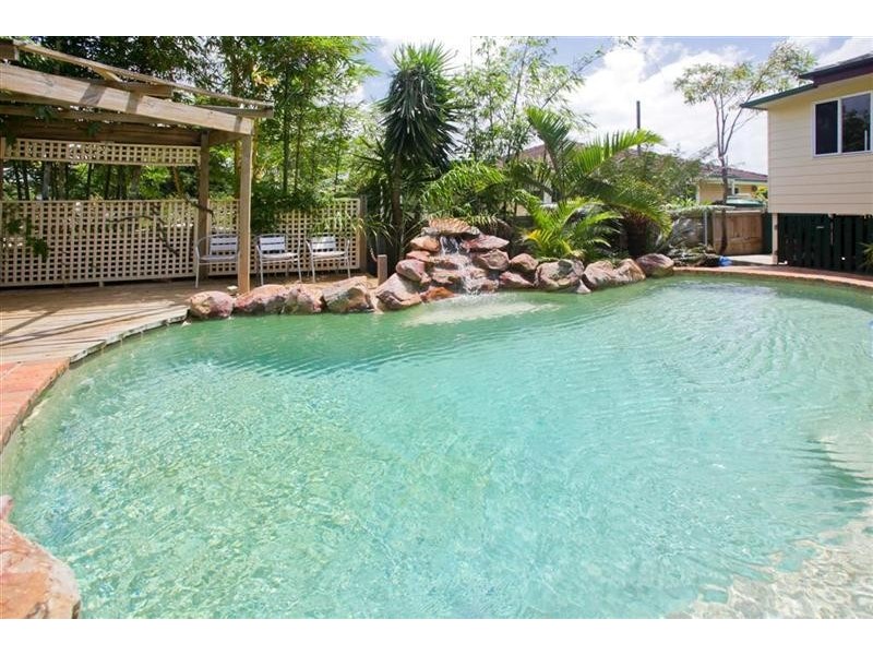 17  Casmaria Street, Mansfield QLD 4122