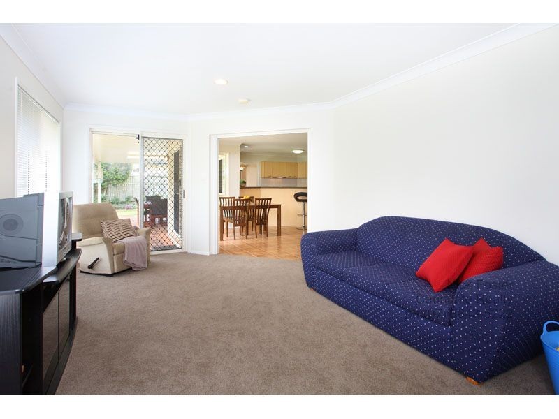 5 Windermere Crescent, Carindale QLD 4152