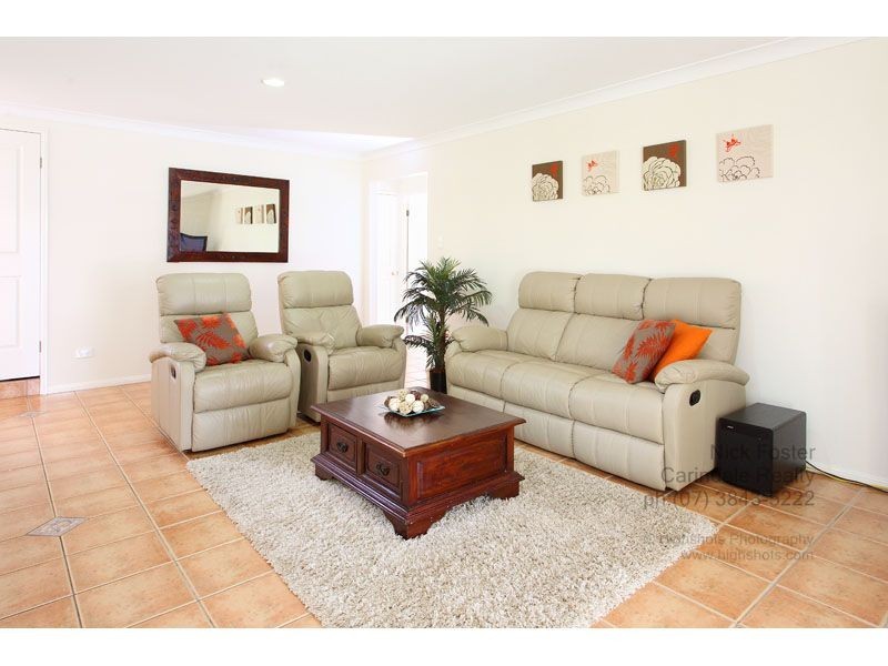 5 Windermere Crescent, Carindale QLD 4152