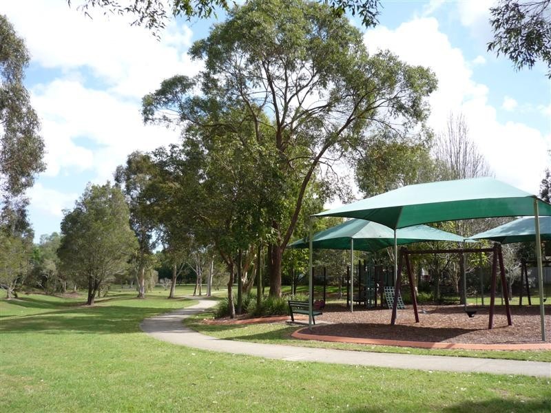 5 Windermere Crescent, Carindale QLD 4152