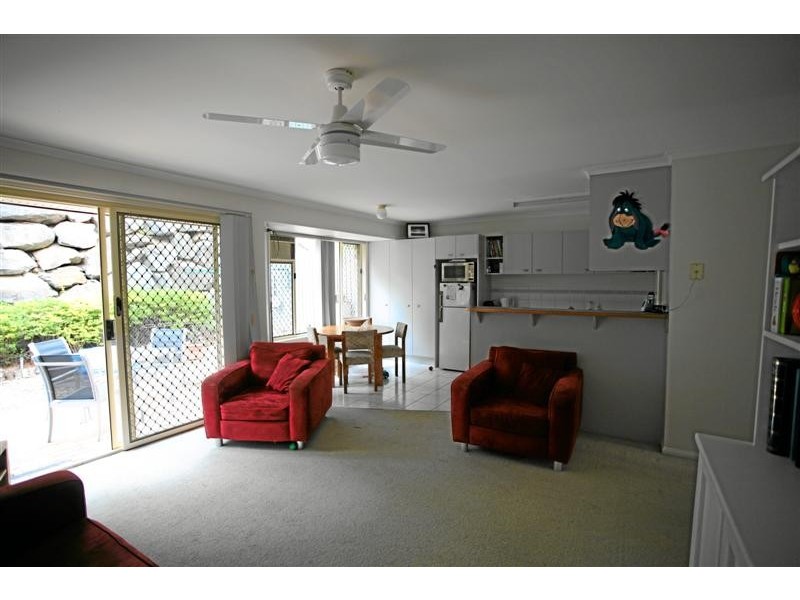 27.1160 Creek Road, Carina Heights QLD 4152