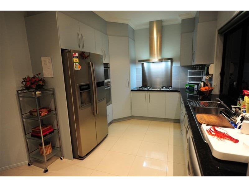 16 Ashbourne Close, Carindale QLD 4152