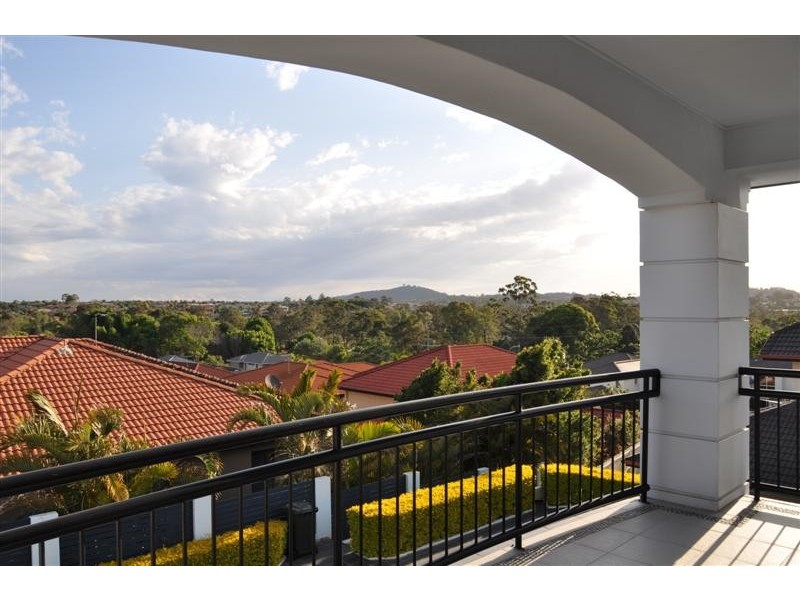 16 Ashbourne Close, Carindale QLD 4152