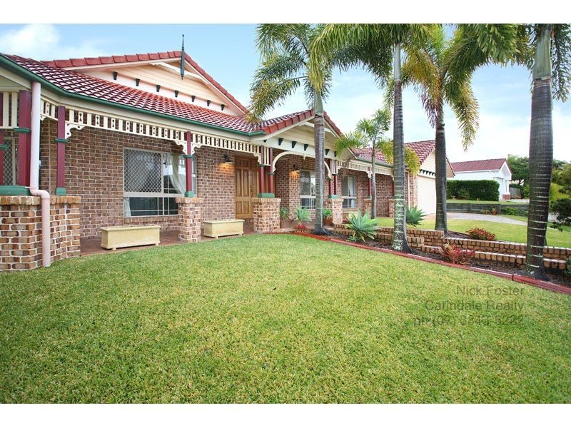 37 Amersham Crescent, Carindale QLD 4152