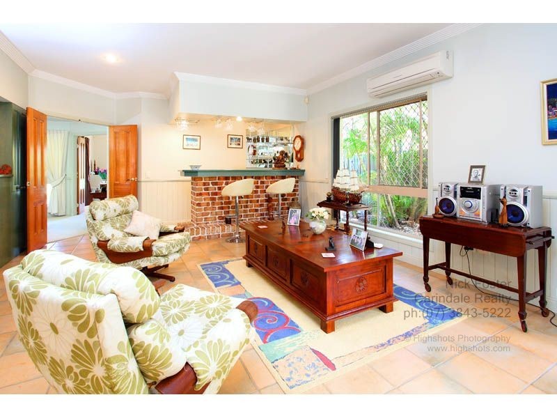 37 Amersham Crescent, Carindale QLD 4152