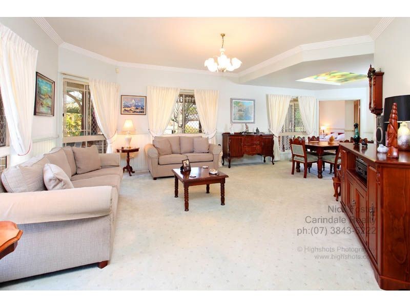37 Amersham Crescent, Carindale QLD 4152
