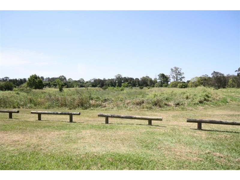 40 Preston Road, Carina QLD 4152