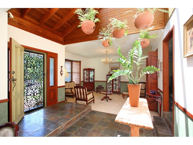 5 Waverney Court, Carindale QLD 4152