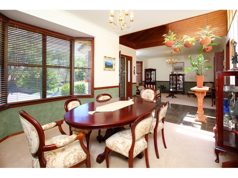 5 Waverney Court, Carindale QLD 4152