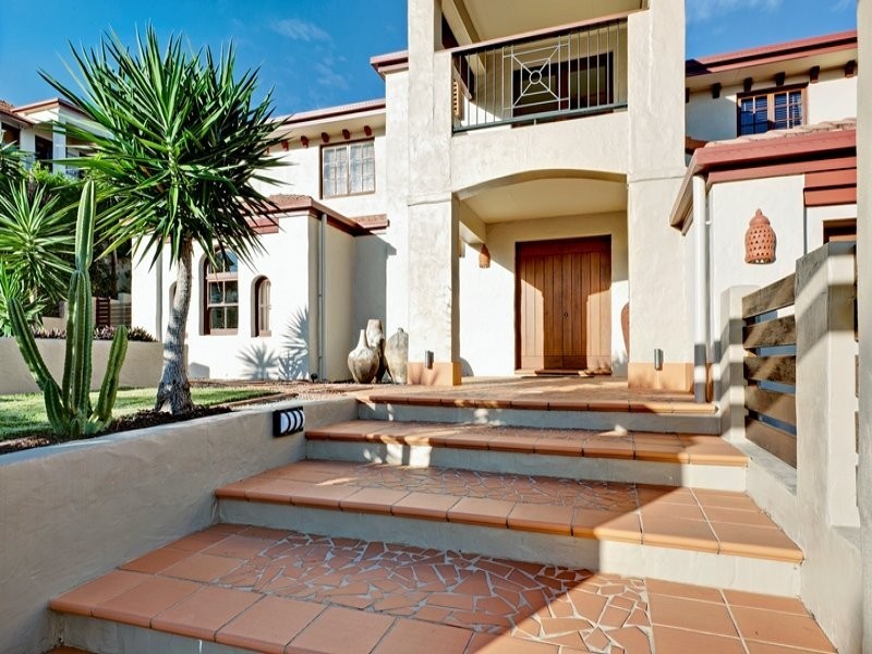 11 Ashbourne Close, Carindale QLD 4152