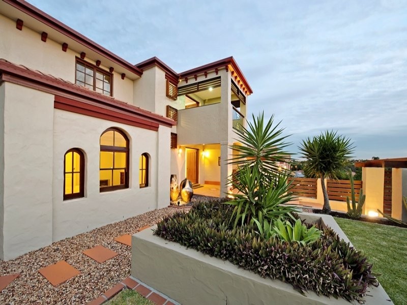 11 Ashbourne Close, Carindale QLD 4152