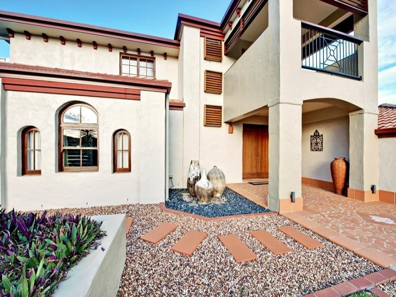 11 Ashbourne Close, Carindale QLD 4152