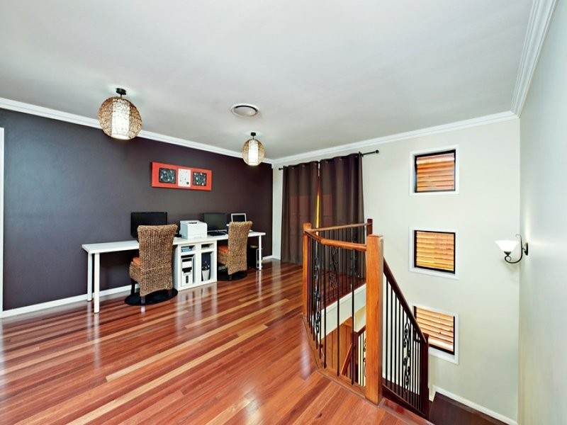 11 Ashbourne Close, Carindale QLD 4152