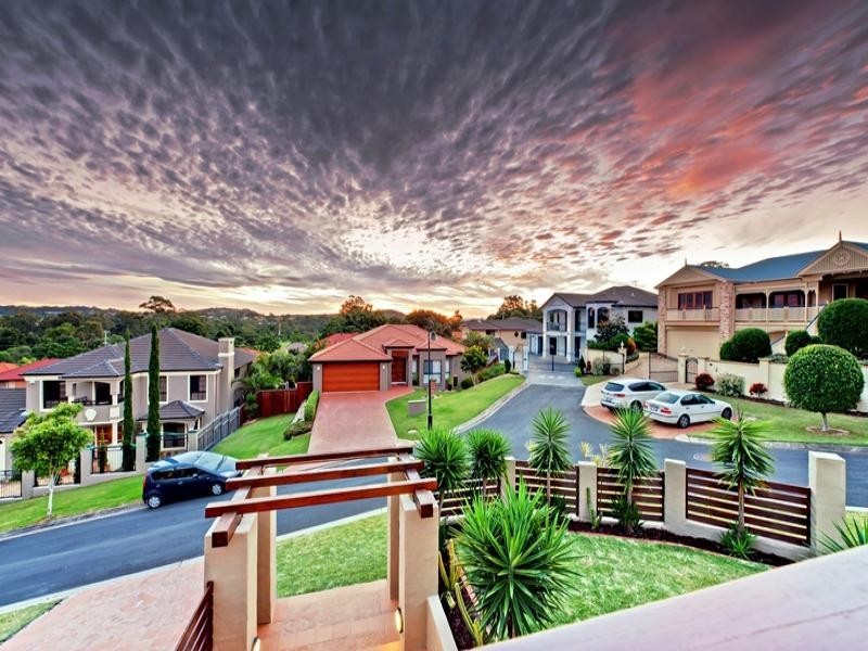 11 Ashbourne Close, Carindale QLD 4152