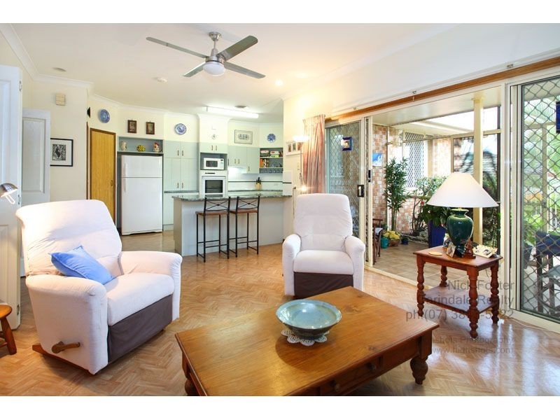 6 Lonsdale Place, Wishart QLD 4122