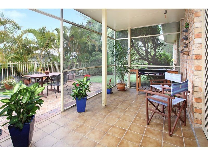 6 Lonsdale Place, Wishart QLD 4122