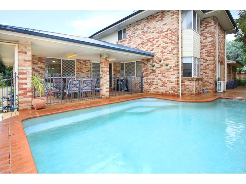 10 Empress Drive, Carindale QLD 4152