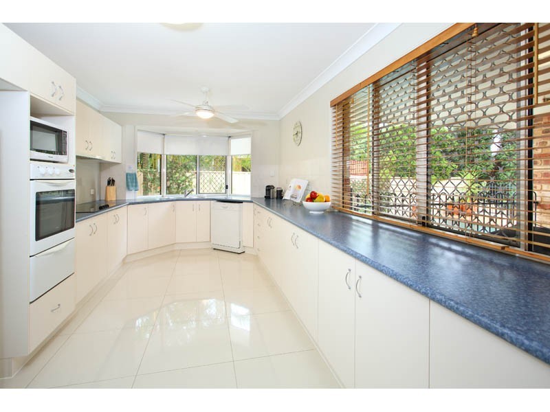 10 Empress Drive, Carindale QLD 4152