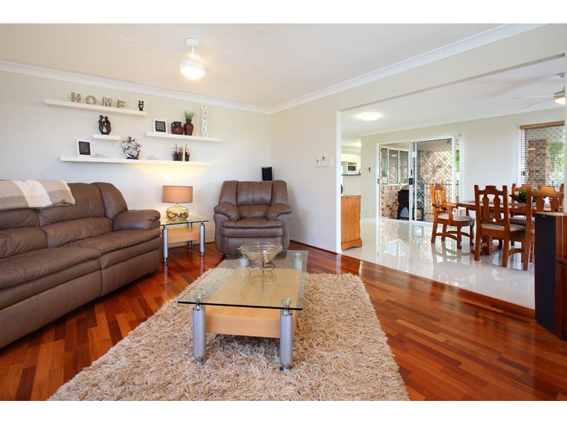 10 Empress Drive, Carindale QLD 4152