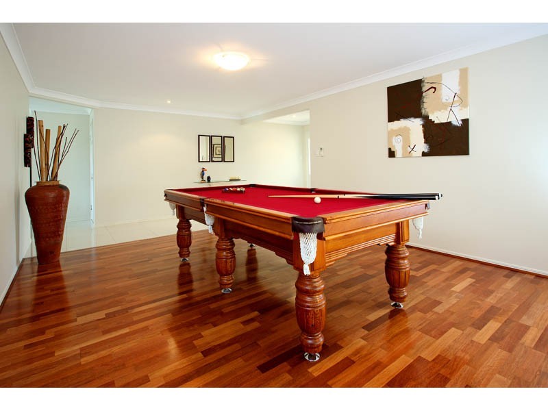 10 Empress Drive, Carindale QLD 4152