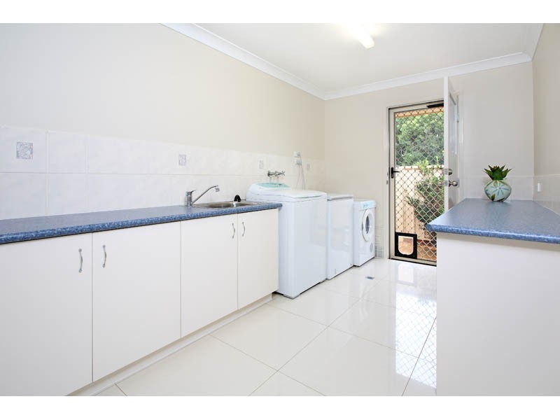10 Empress Drive, Carindale QLD 4152