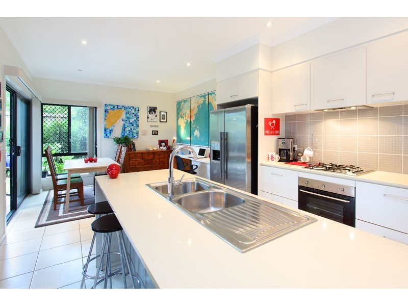 165 / 16 Surbiton Court, Carindale QLD 4152