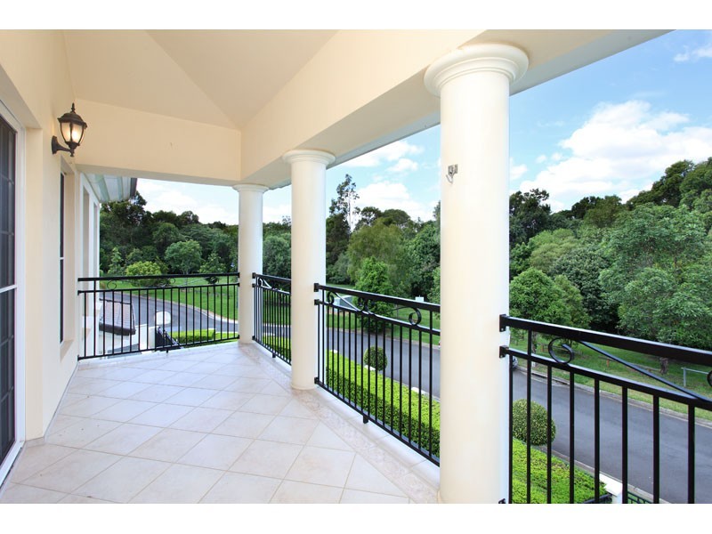 38 Woodland Street, Carindale QLD 4152