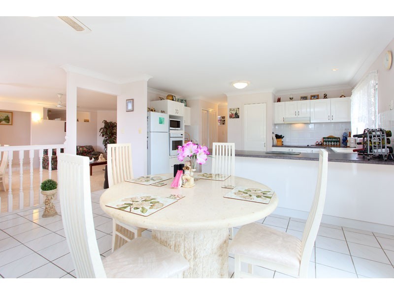 16 Oak Place, Mackenzie QLD 4156