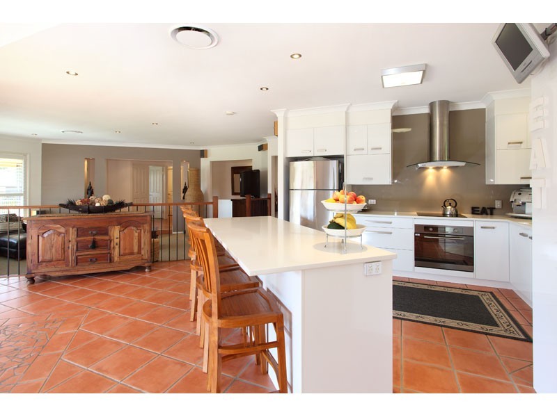 15 Kenilworth Place, Carindale QLD 4152