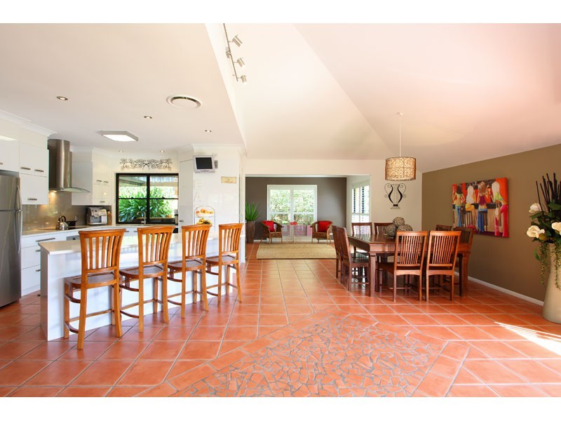 15 Kenilworth Place, Carindale QLD 4152