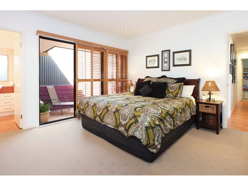 15 Kenilworth Place, Carindale QLD 4152